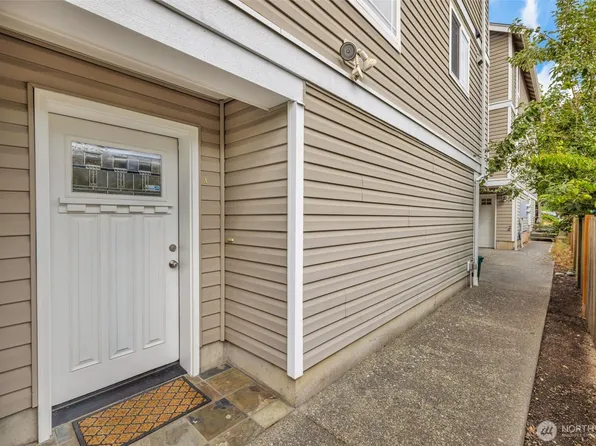 6331 42nd Avenue SW #A, Seattle, WA 98136