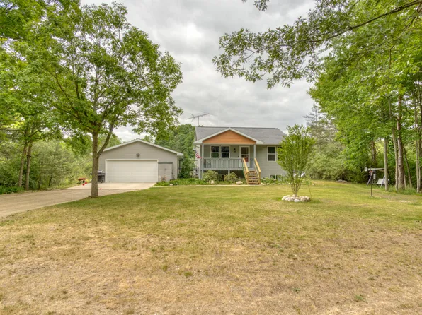 11778 Red Feather Ln, Stanwood, MI 49346