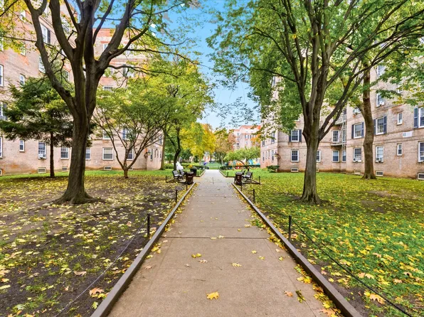 56-05 31st Avenue image 13 of 16