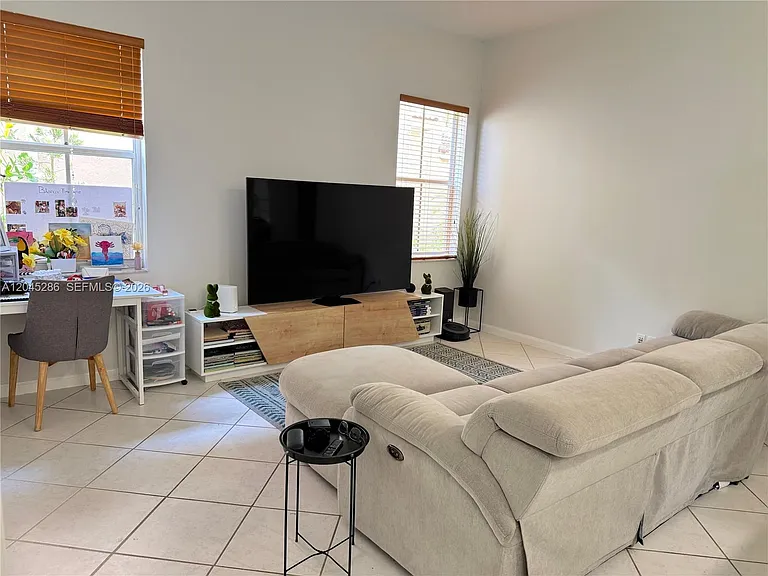 1074 Bluewood Ter — Photo 13