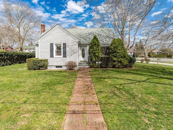 30 Terry Court, Southold, NY 11971