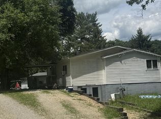 110 Hideaway Dr, Wheeling, WV 26003