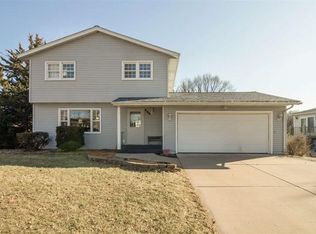 215 W 13th Ave, Coal Valley, IL 61240