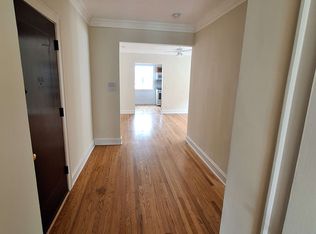 2500 W Lunt Ave, Chicago, IL 60645