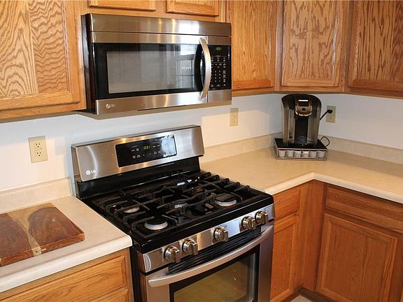 4th image of 2572 Liatris Dr