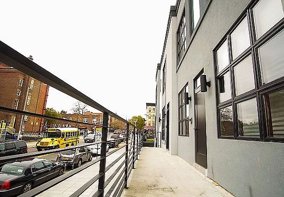 5th image of 321 Sumpter St #2F