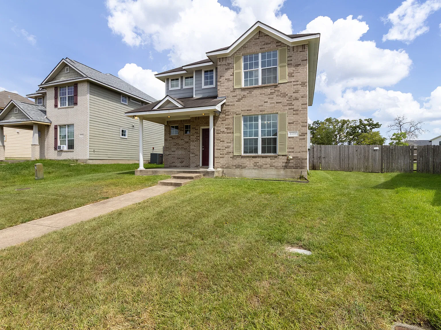 4 bed, 1710 sqft, $2,400 — Photo 2
