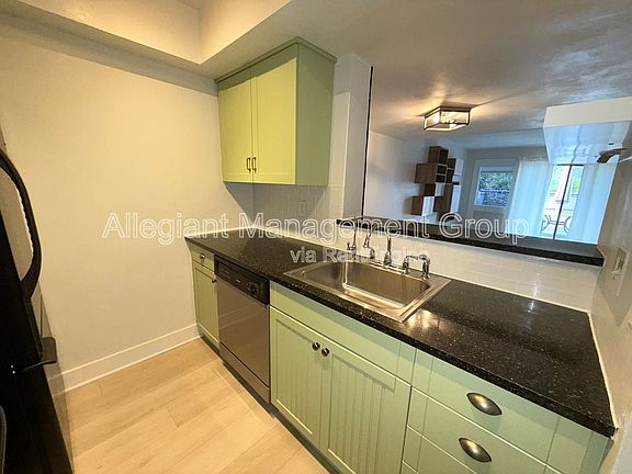 4th image of 6004 Peregrine Ave