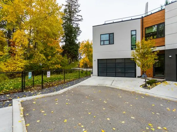 525 McClure Rd #9, Kelowna, BC V1W 1K9