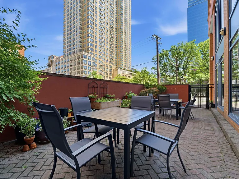 311 Washington St #9C — Photo 25