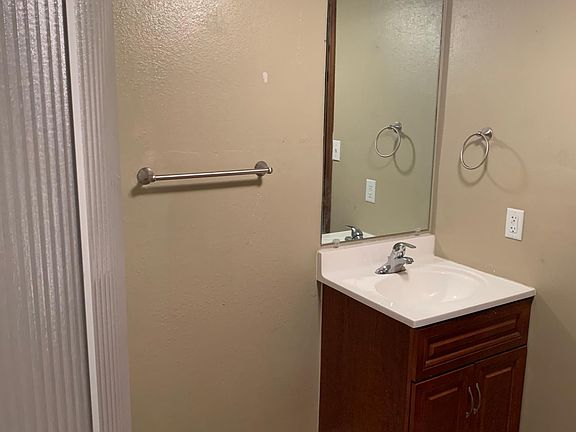 Bathroom - Downstairs