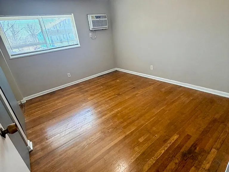1568 Alexandria Dr #8B-Z3 — Photo 3