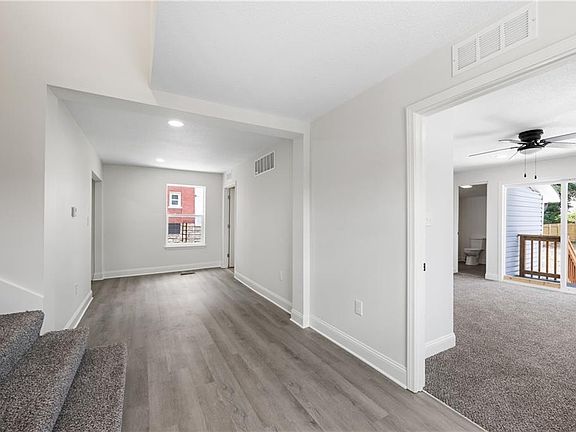 5th image of 2622 E 9th St
