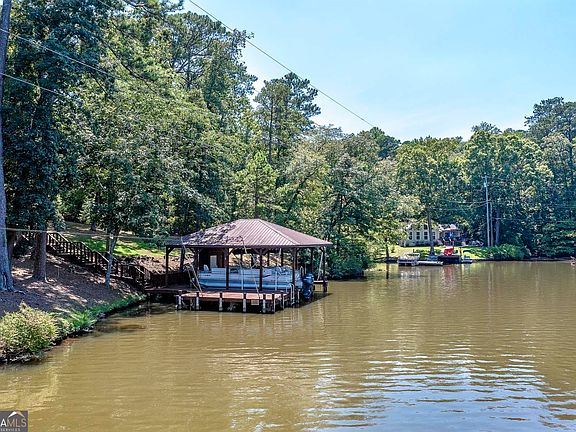 3rd image of 207 Quail Trl