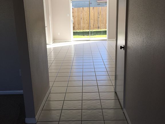 3rd image of 1537 Cricket Ct