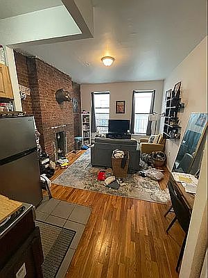 2nd image of 447 W 37th St APT 5FW