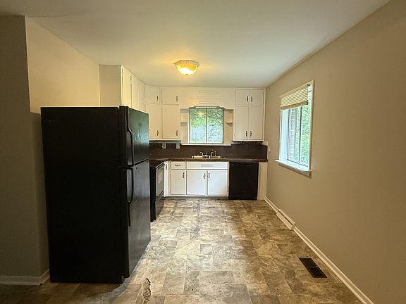 2nd image of 625 Lisa Ln