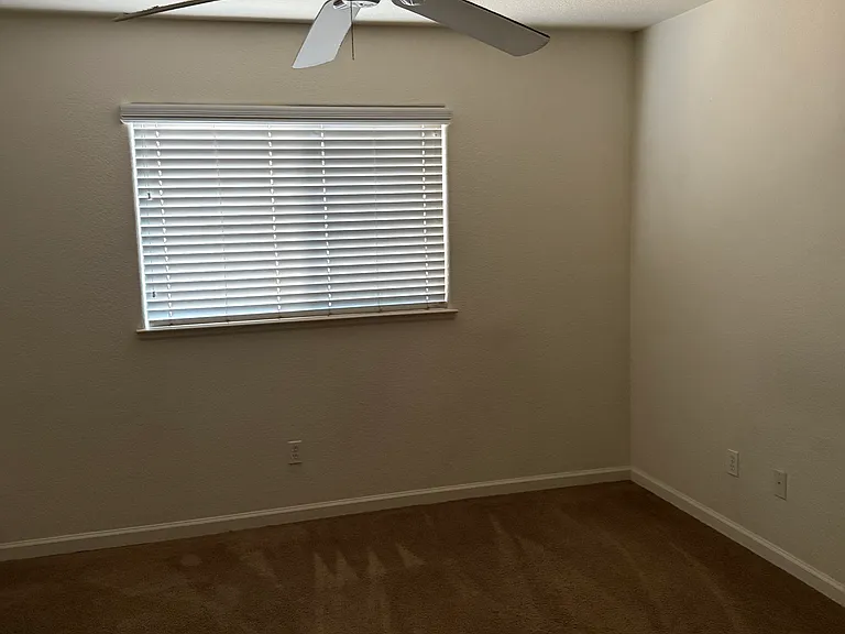 4908 Perez St — Photo 9