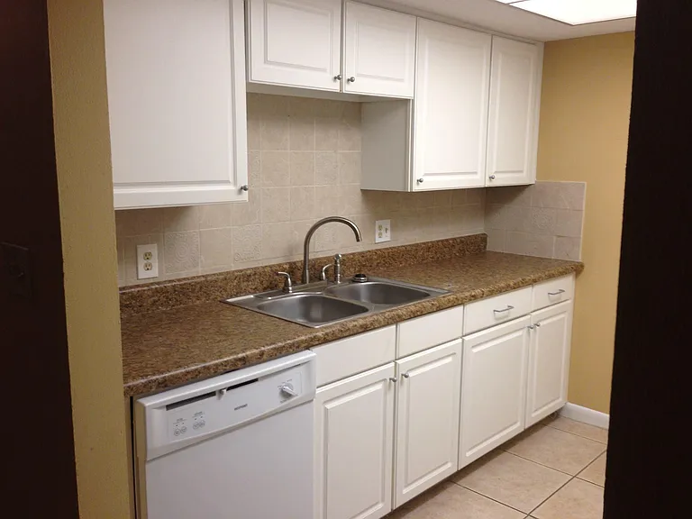643 N Keene Rd #B — Photo 11