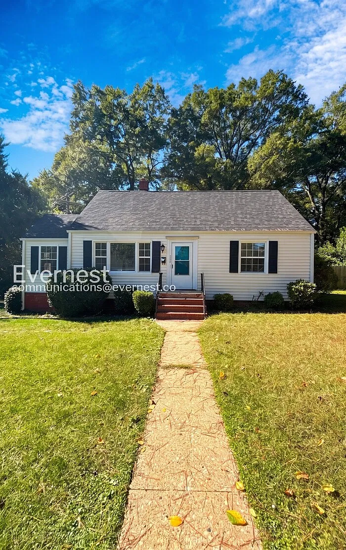 3 bed, 2.0 bath, 1320 sqft, $2,195 — Photo 1