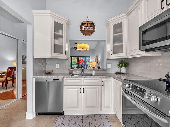 4th image of 3318 Lucerne Park Drive