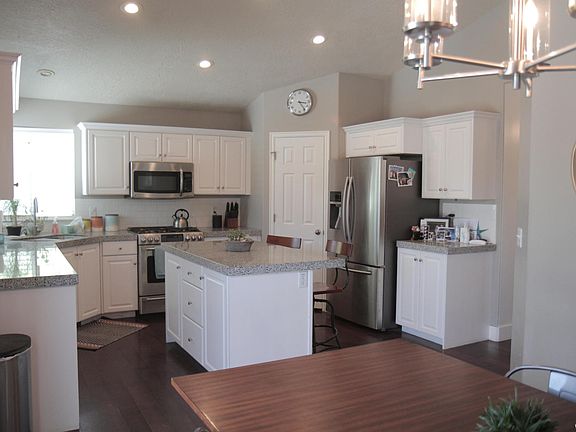 2nd image of 4208 N Bay Cir