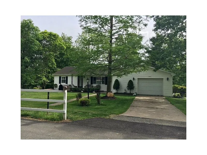 2007 Riverview Dr photo 1