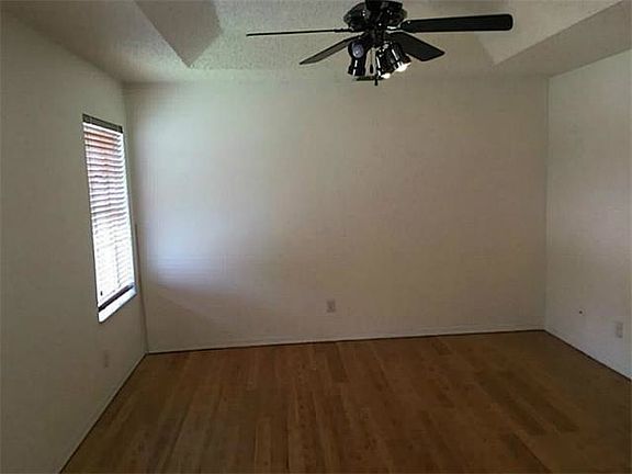 5th image of 18092 SW 12th Ct