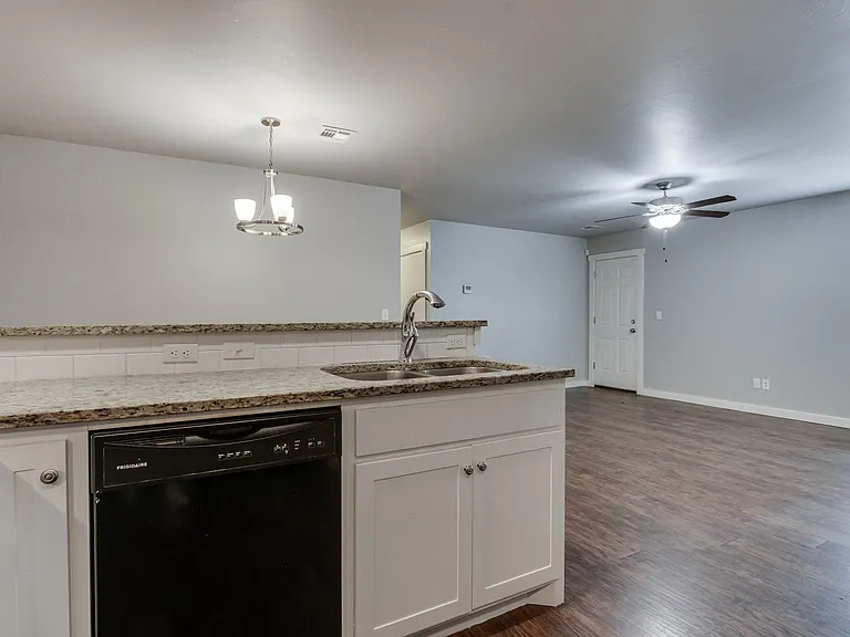 1407 Macalpine St — Photo 22