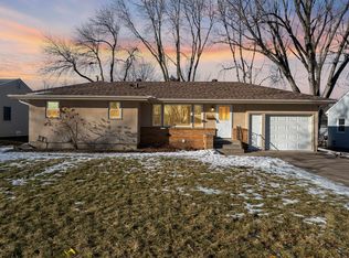 914 Lewis St S, Shakopee, MN 55379
