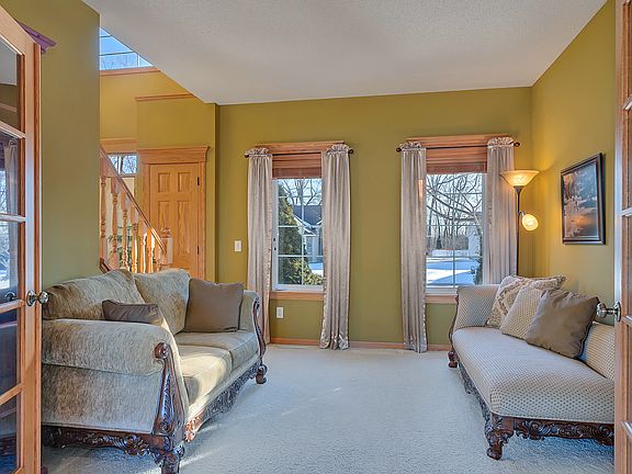 5th image of 601 Huntington Dr