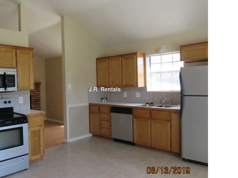 1506 Creek St — Photo 79