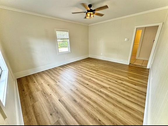 Den/3rd Bedroom
