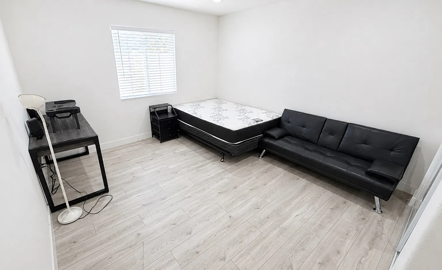 305 N College St — Photo 4