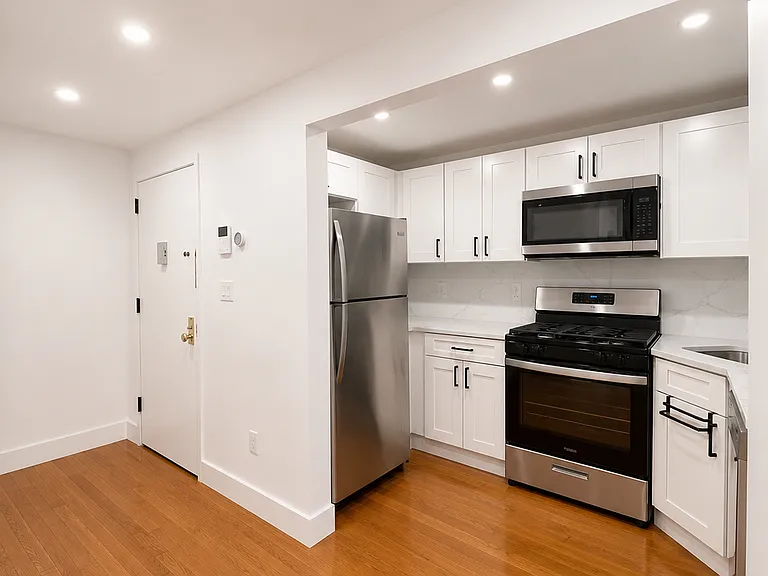 69 6th Ave #2 — Photo 3