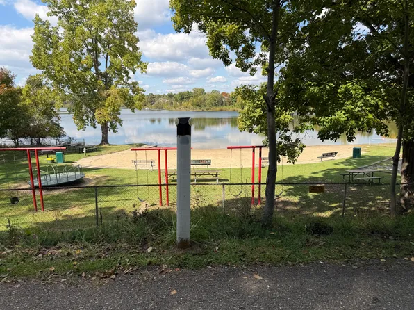 6563 Leytonstone Blvd, West Bloomfield, MI 48322