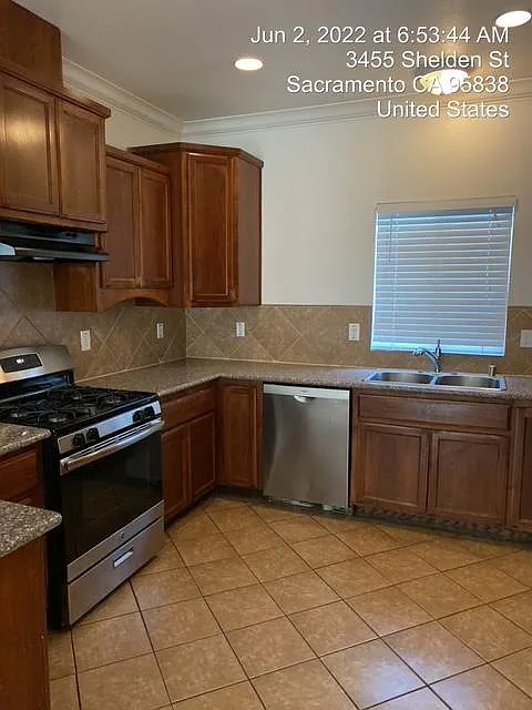 3445 Shelden St photo 1