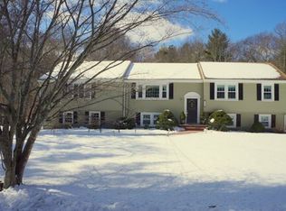 152 Twin Fawn Dr, Hanover, MA 02339