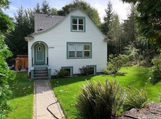 10224 Fischer Pl NE, Seattle, WA 98125