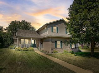 673 Emmer St, Mayville, WI 53050