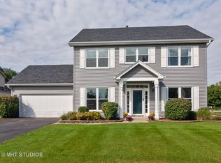 318 Acorn Dr, North Aurora, IL 60542