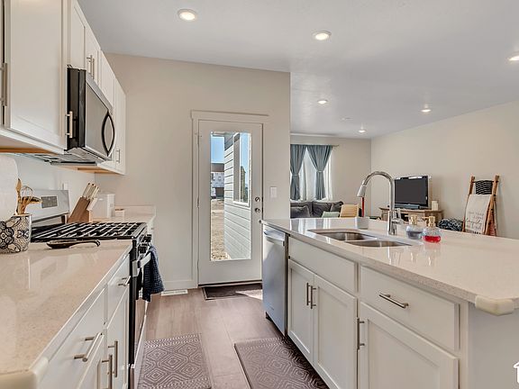 5th image of 3487 N Gina St