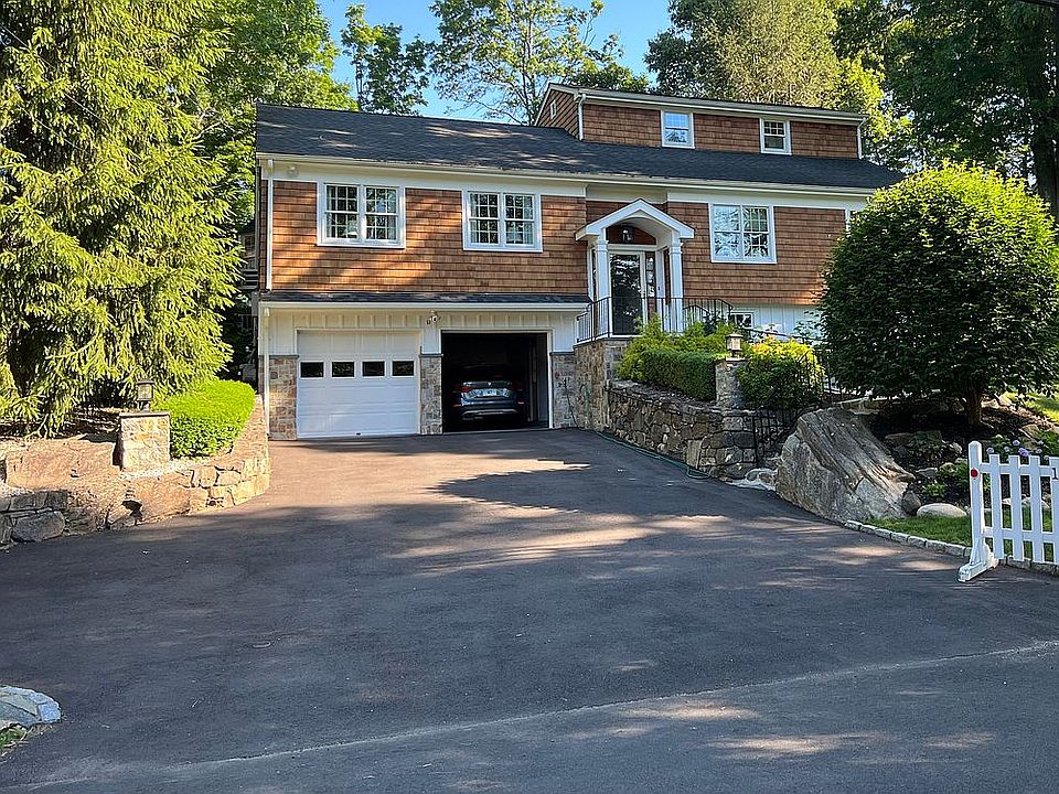 2nd image of 11 Lancer Rd