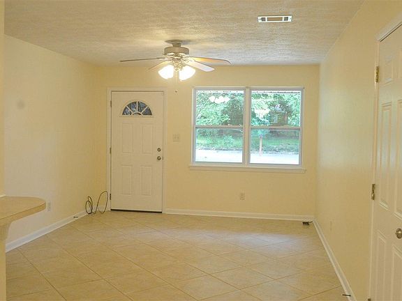 3rd image of 1027 Webster Dr