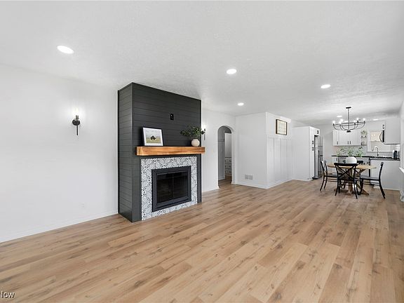 5th image of 3193 Salmon Dr