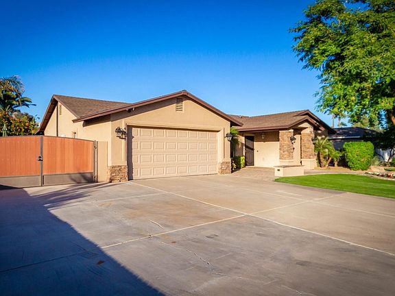 3rd image of 4950 E Dahlia Dr