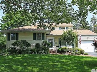 187 Wickham Rd, Garden City, NY 11530