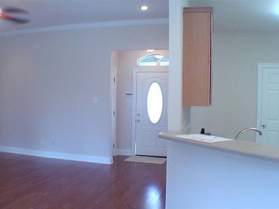 4th image of 64631 Byrd St
