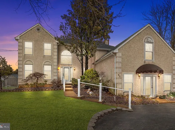 77 Makefield Rd, Morrisville, PA 19067