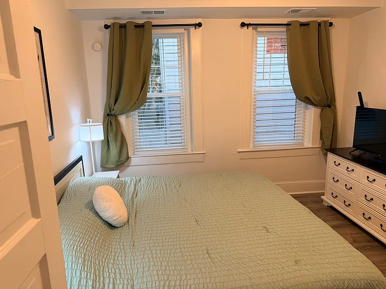 1323 Colonial Ave #4 — Photo 13